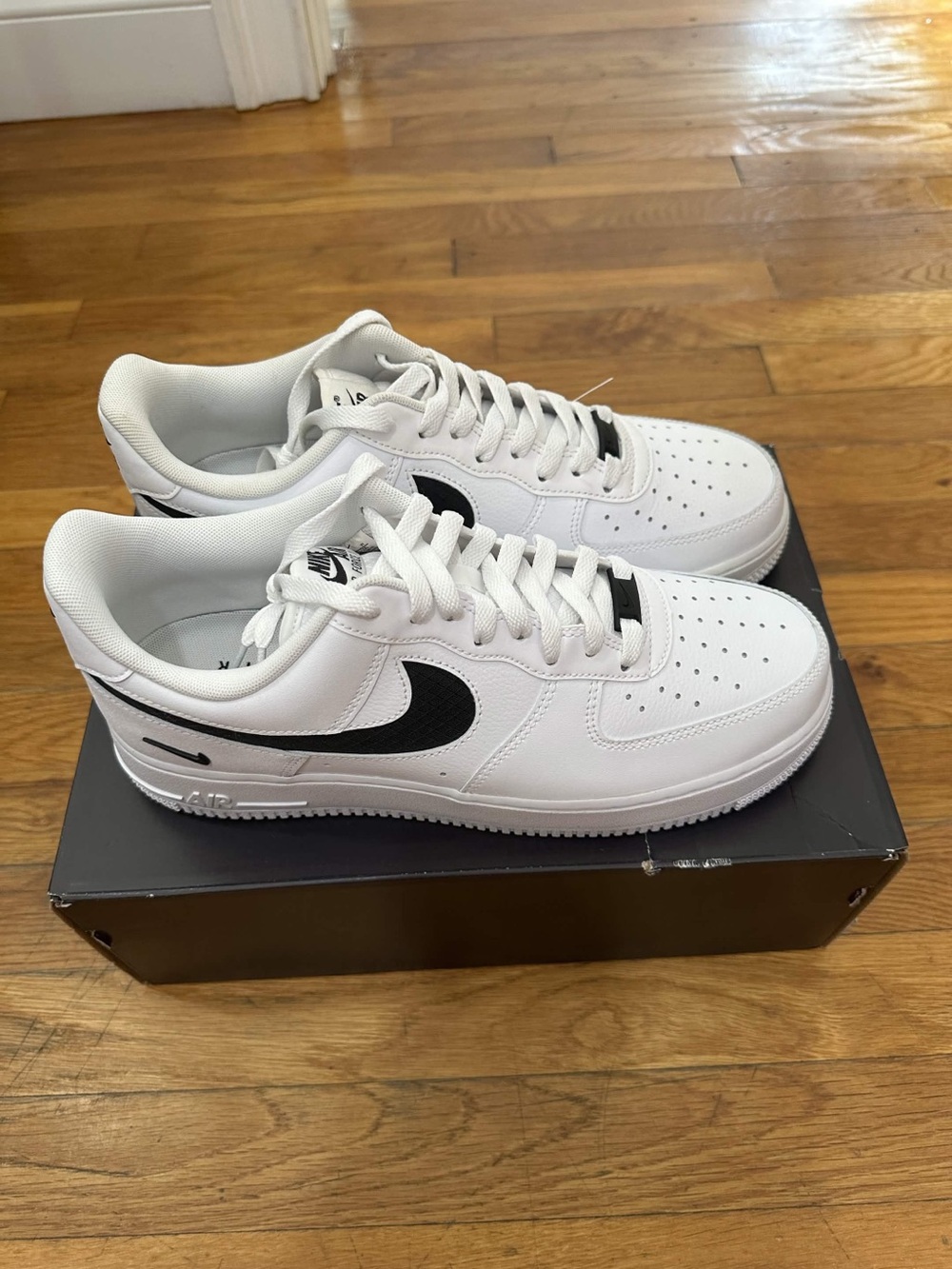 *Slightly Used* Nike Air Force 1 Low Men White Black (IH4452-100) Size 10